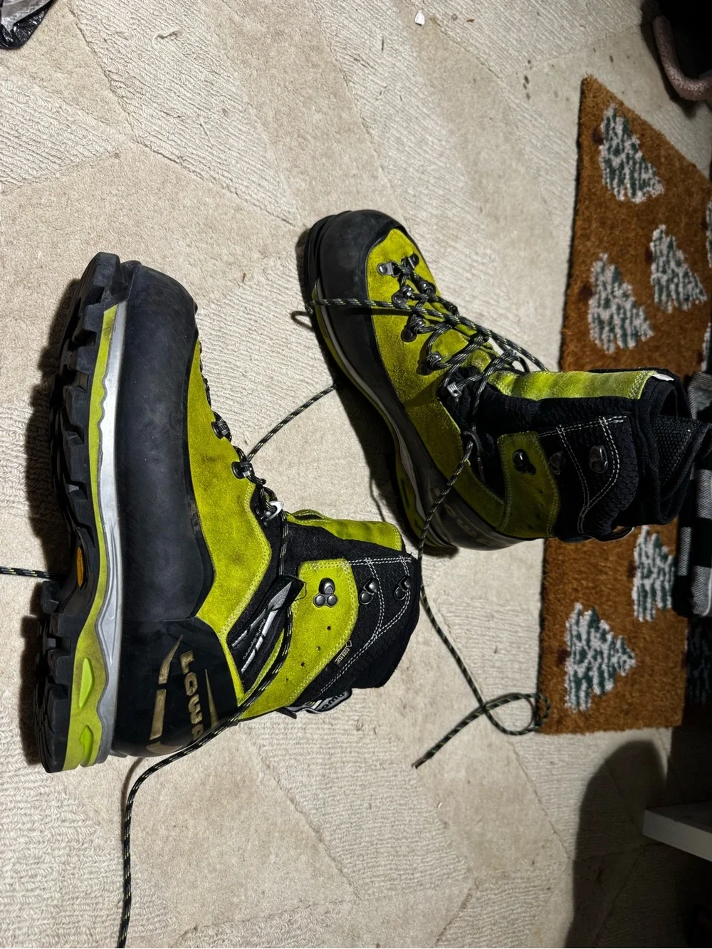 Lowa Mountain Expert GTX Evo Mountaineering Boots Men’s US 10.5 EU 44
